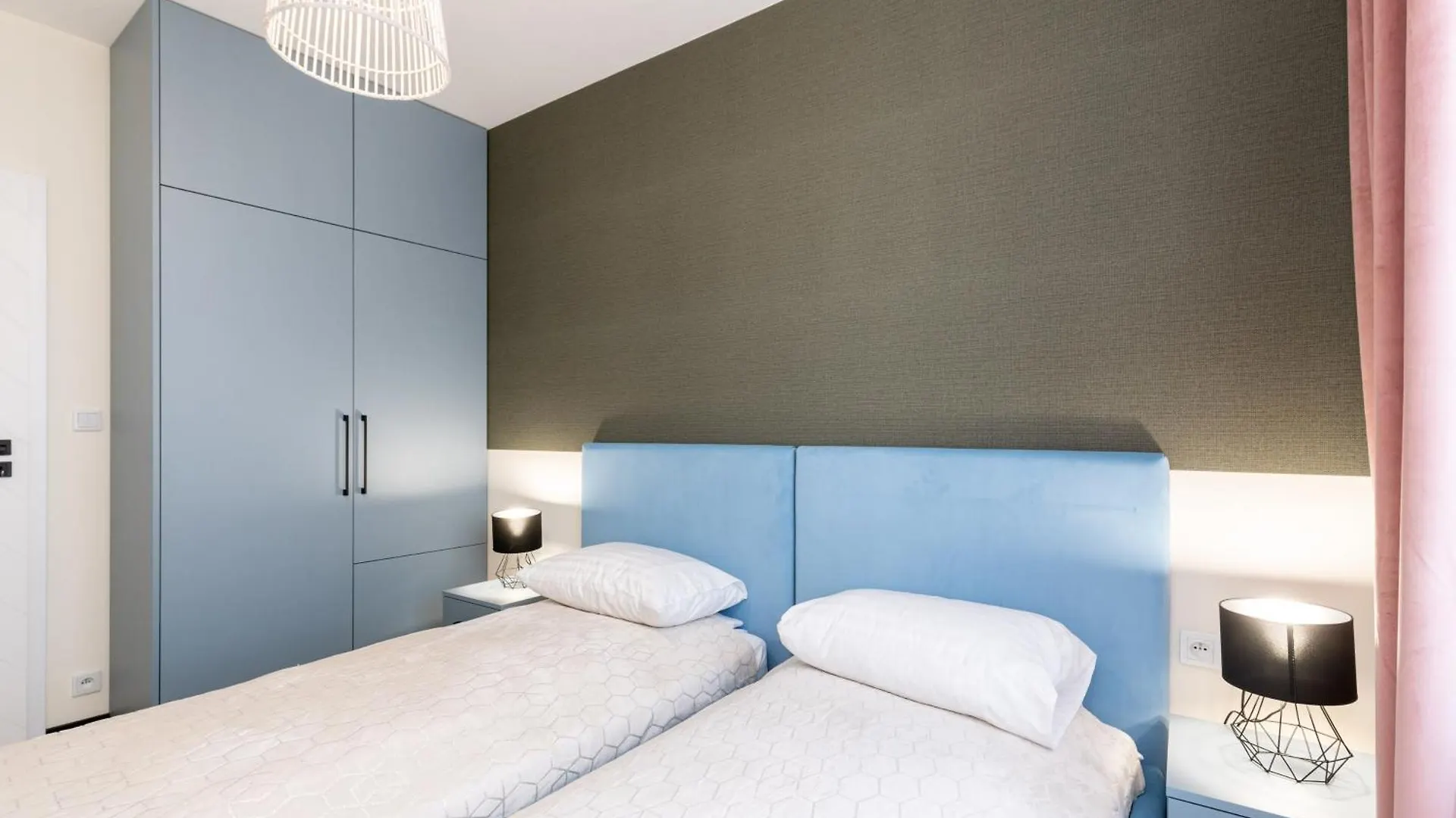 Saska Park Apartments Krakau Polen